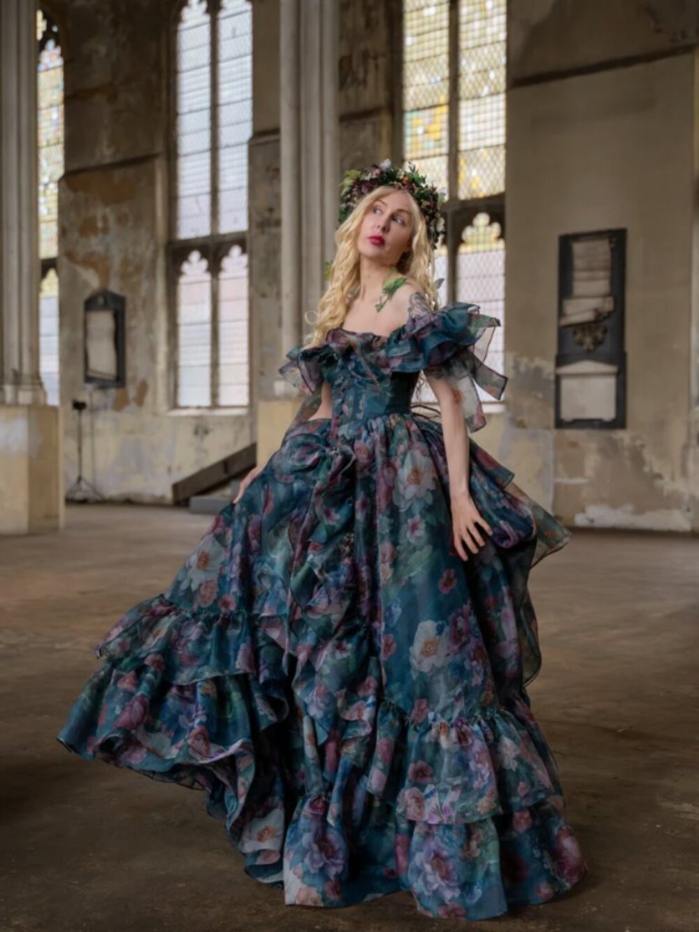 Fanciful Doll Ophelia Epic Romance Gown size 10 wedding formal romantic